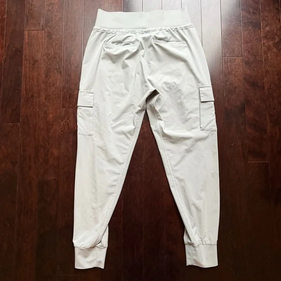 Athleta Women’s Sutton Tern Grey Cargo Jogger Athletic Pants Size 4 - Picture 5 of 8